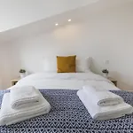 Lovely Duplex With Balcony * Lisboa
