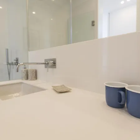 公寓 Lovely Duplex With Balcony *