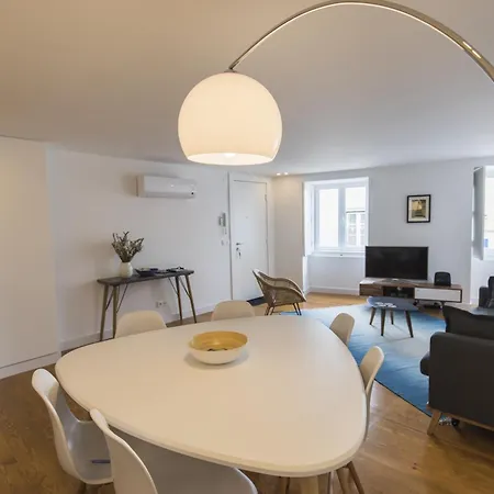 Lejlighed Lovely Duplex With Balcony