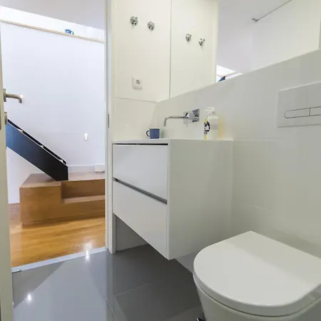 公寓 Lovely Duplex With Balcony