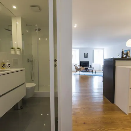 Bright Duplex With Private Terrace In Alcantara Daire Lisboa