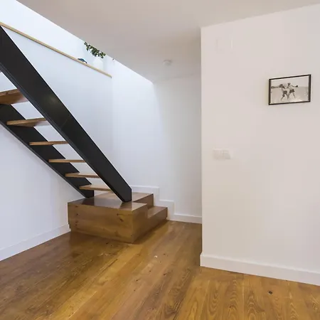 Bright Duplex With Private Terrace In Alcantara