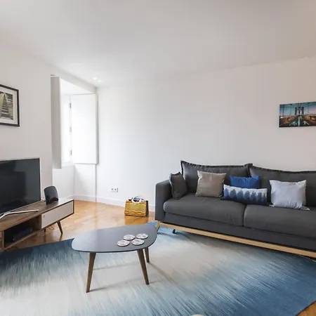 Lovely Duplex With Balcony Апартаменты *