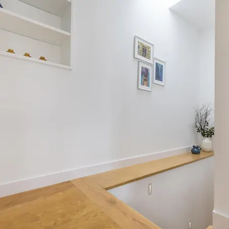 Daire Bright Duplex With Private Terrace In Alcantara *