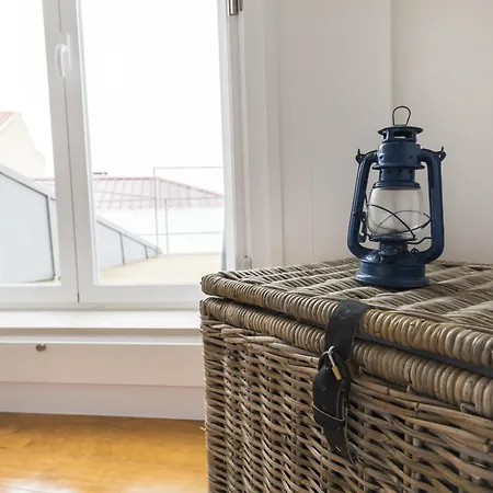 Bright Duplex With Private Terrace In Alcantara Daire Lisboa