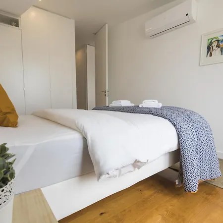 Apartment Lovely Duplex W Balcony *